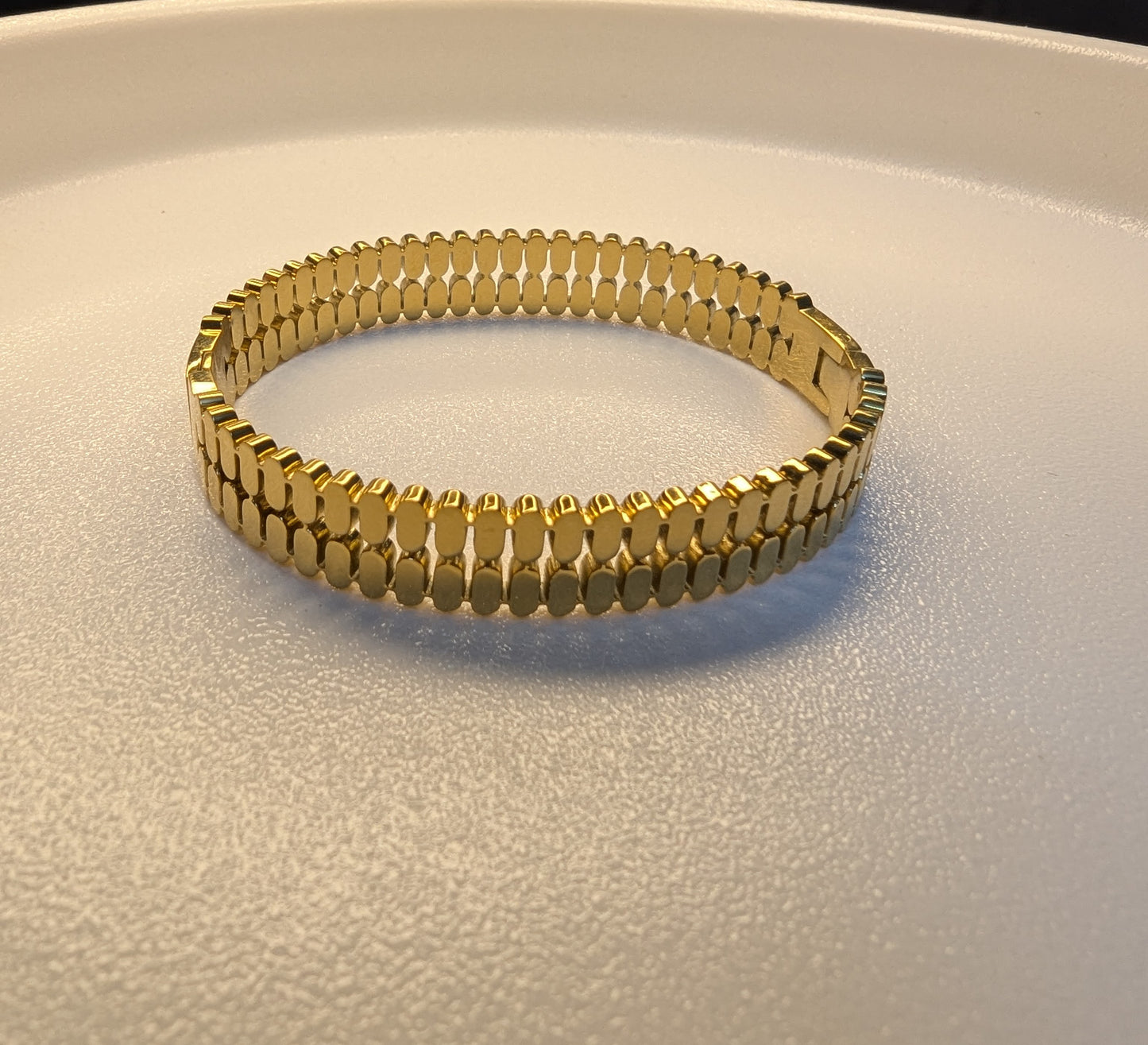 Minimalist Gold Link Handcuff