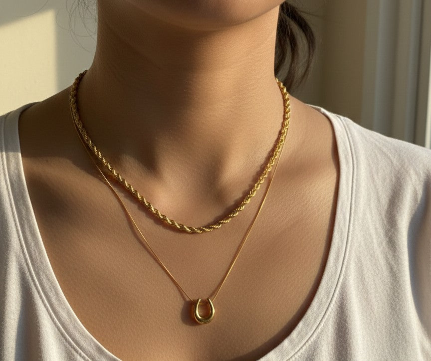 Milas Necklace & Horseshoe Pendant Set