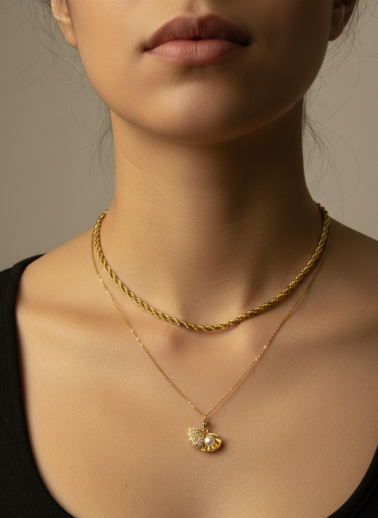 Milas Necklace & Sea Shell Pendant Set