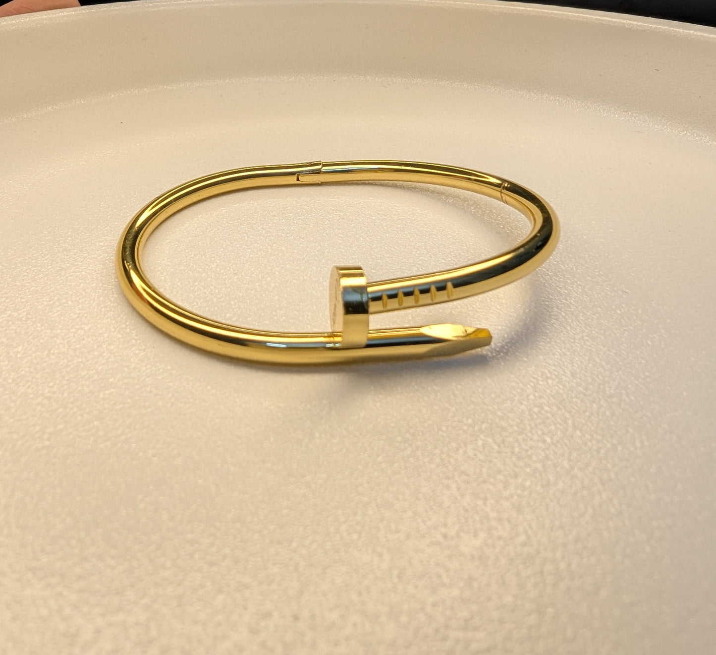 Nail Handcuff