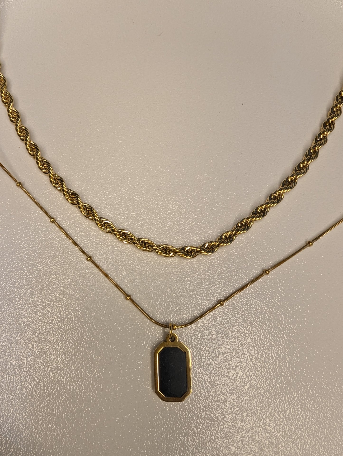 Milas Necklace & Onyx Pendant Set
