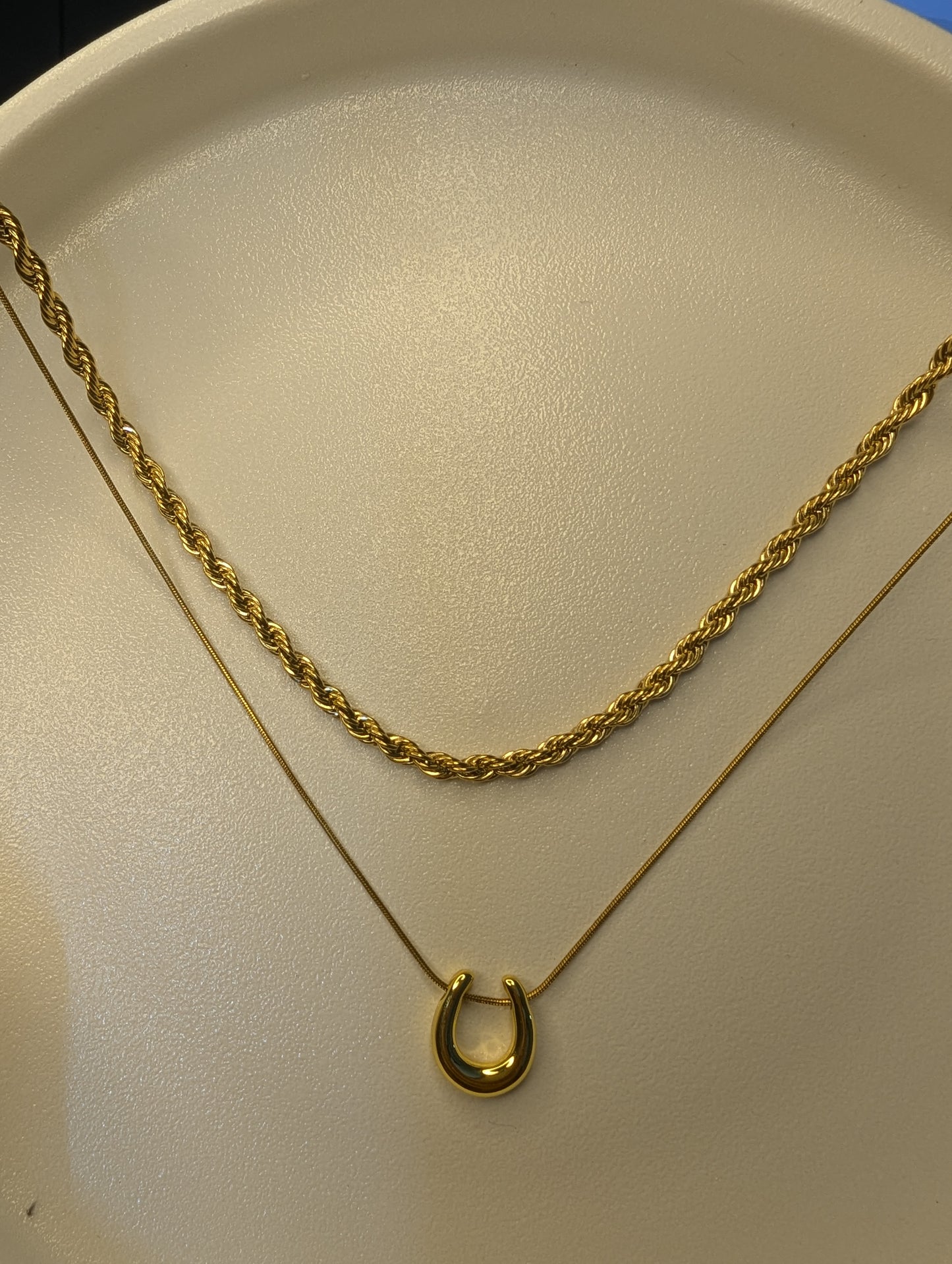 Milas Necklace & Horseshoe Pendant Set